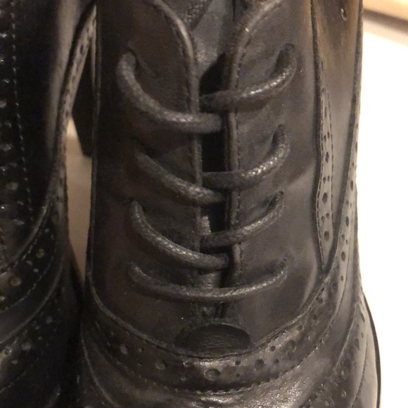 Black leather Oxford heels ALDO, size 7, new, with anti- slip stickers - Picture 12 of 15